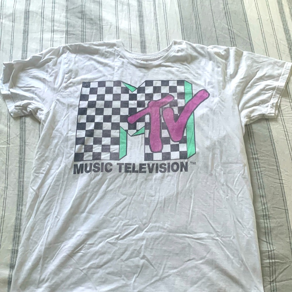 White MTV t shirt